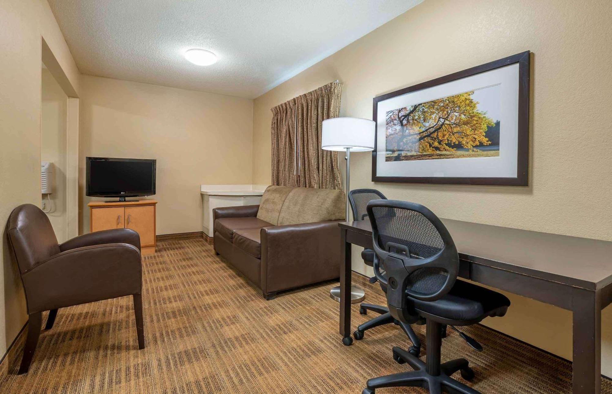 Suburban Studios Indianapolis Northwest - College Parks Extérieur photo